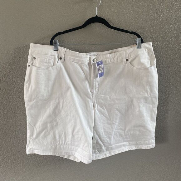 Torrid Pants - Torrid Jean Shorts White Denim Stretch High Rise Bermuda plus size 26 NEW